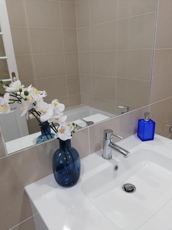 Blue Bairro Guesthouse ลิสบอน ภายนอก รูปภาพ