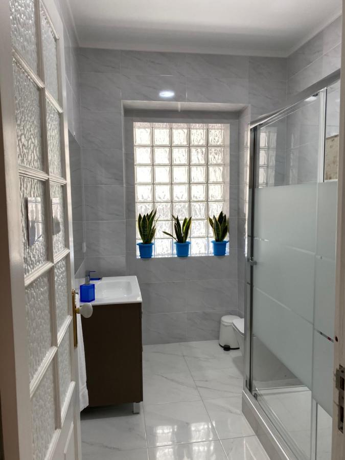 Blue Bairro Guesthouse ลิสบอน ภายนอก รูปภาพ